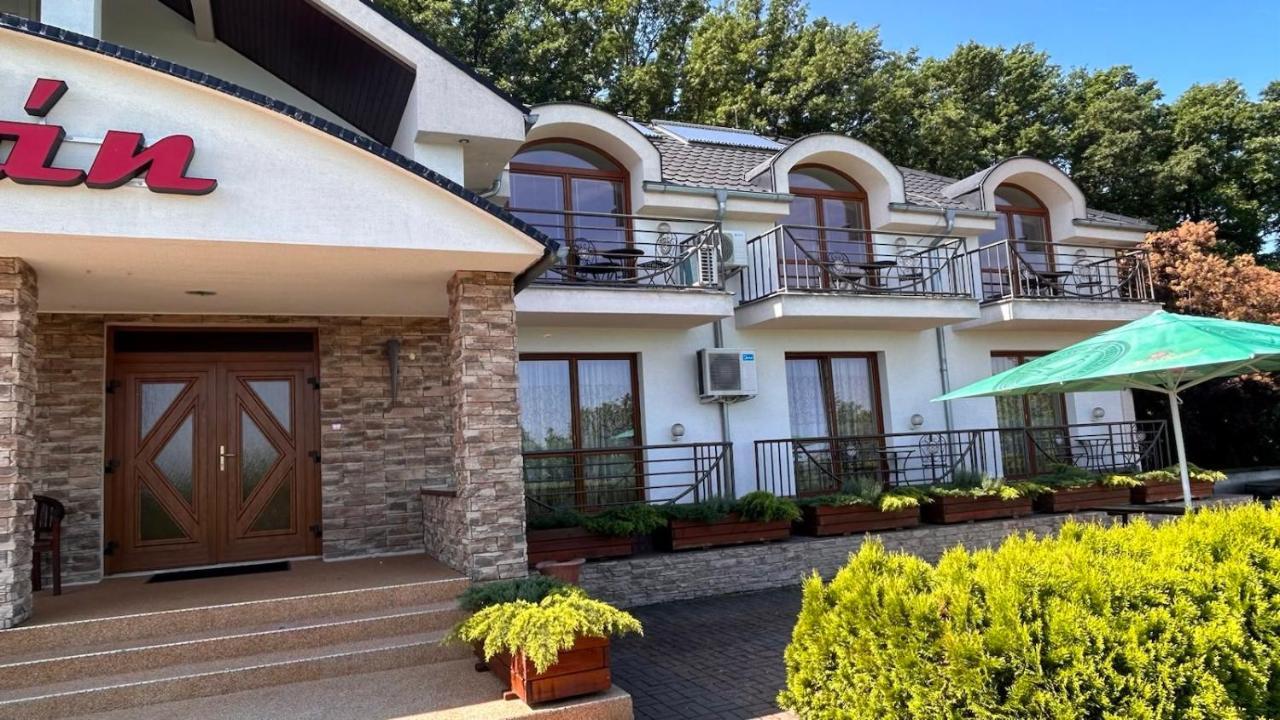 Mery Jan Podhajska Ngoại thất bức ảnh